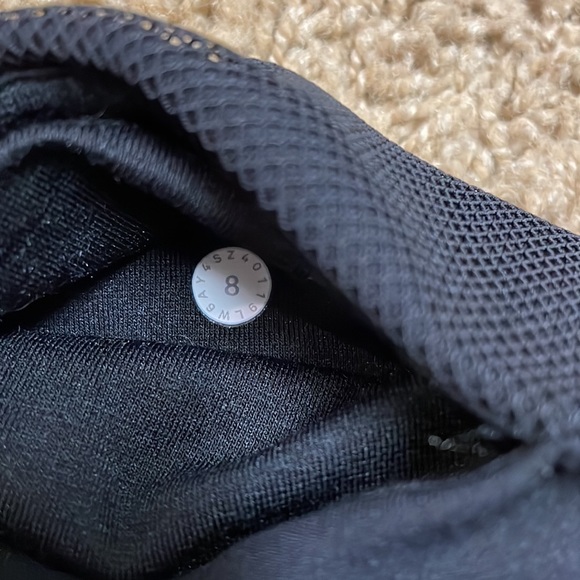 NWOT Lululemon Clear The Court Crop 21" - Picture 8 of 14